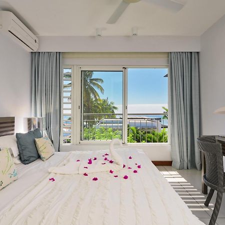 Plage Bleue Beachfront Apartments With Lov Trou aux Biches Kültér fotó