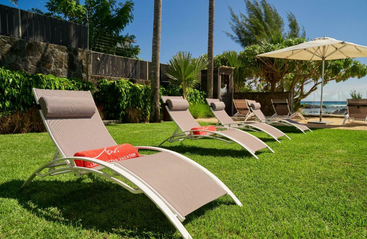 Plage Bleue Beachfront Apartments With Lov Trou aux Biches Kültér fotó