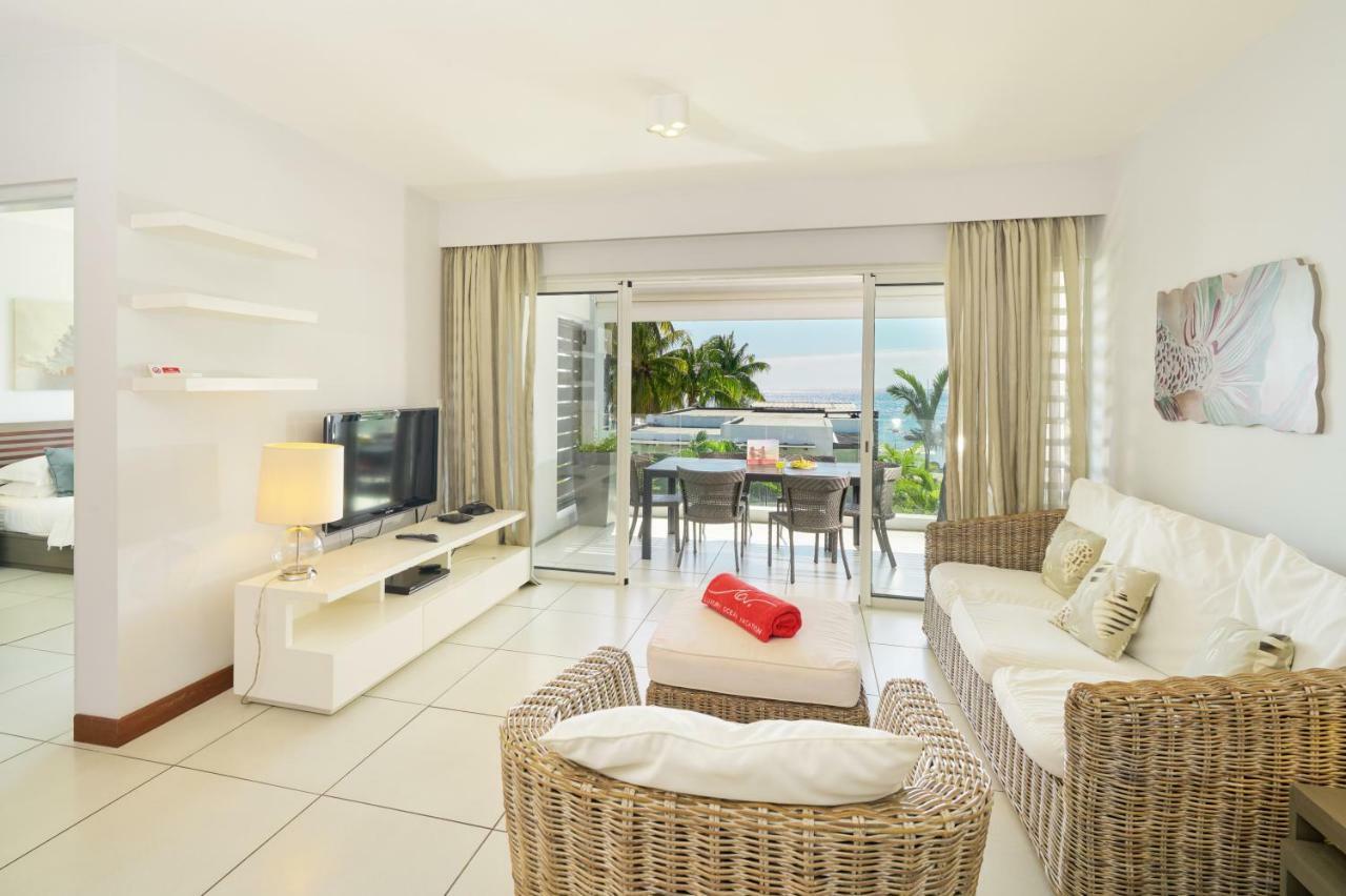 Plage Bleue Beachfront Apartments With Lov Trou aux Biches Kültér fotó